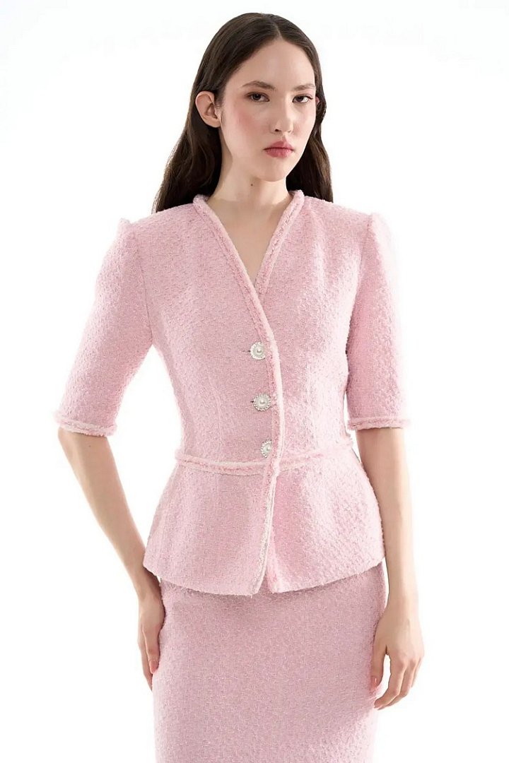 Жакет с объемными плечами и баской розовый